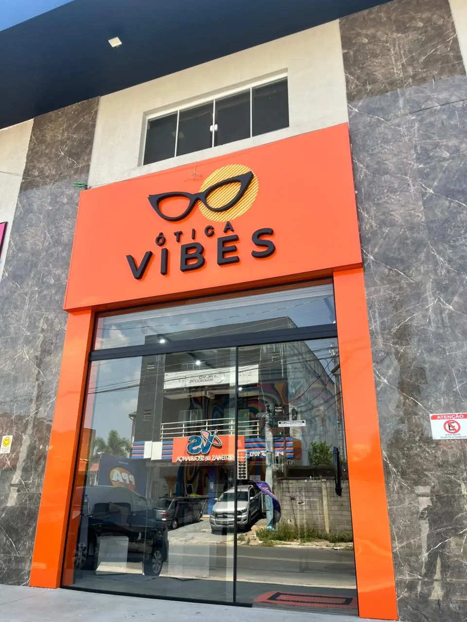 Fachada da unidade Hortolândia da Ótica Vibes
